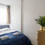 Inside Solec Ii Apartman *